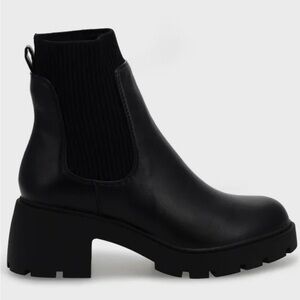 Halona Steve Madden Black Chunky Ankle Boots